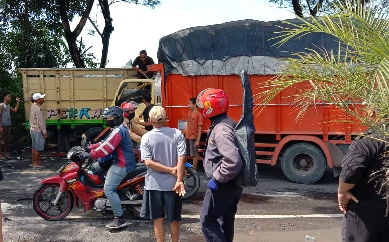 Tabrakan Antar Truk di Depan SPBU Medalem, Satu Sopir Meninggal